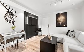 Pergola - Free Parking - 5 Min Walk To Facilities